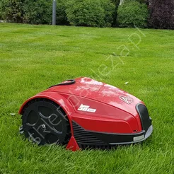 Montaż automatycznych kosiarek