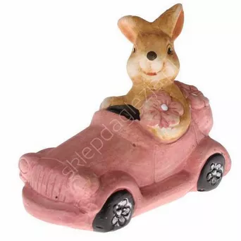 Zając ceramiczny w samochodzie